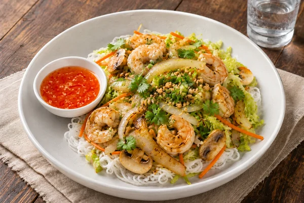 Vietnamese Salad (Bun Xao)